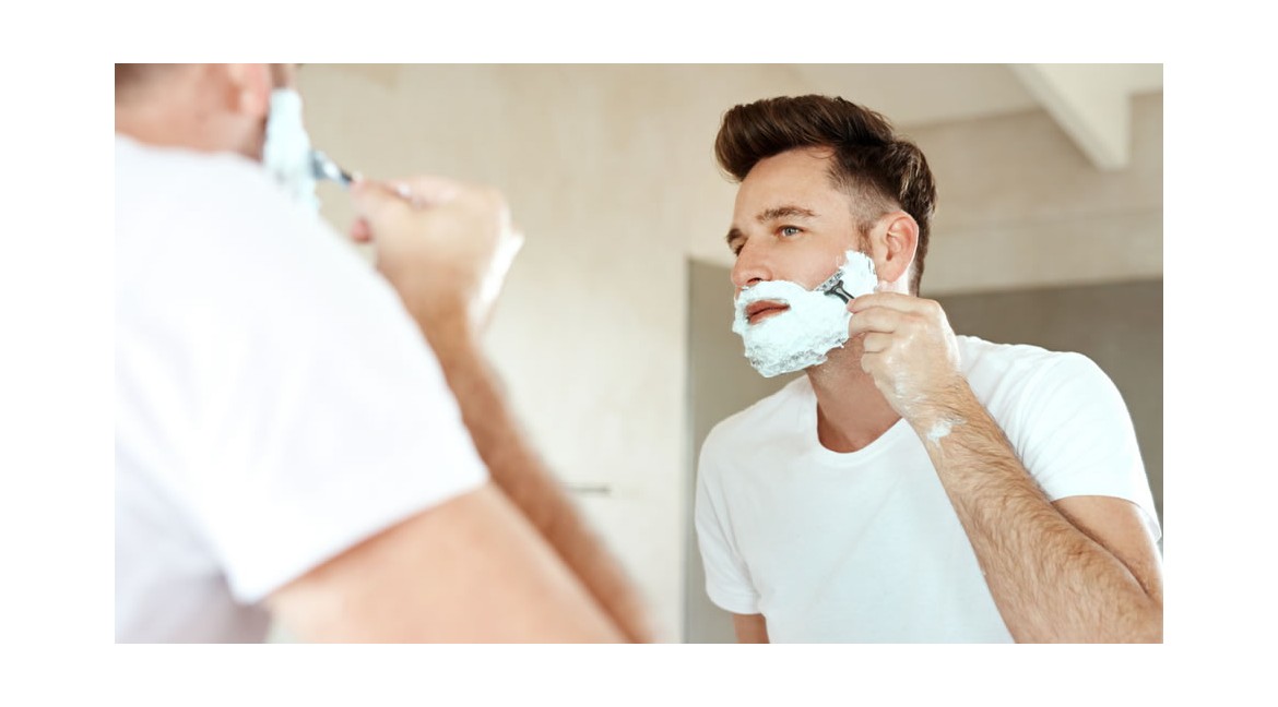 Pelli sensibili: come radersi la barba senza irritazioni